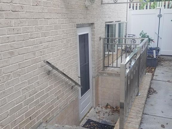 3rd image of 312 Vineland Ave #2