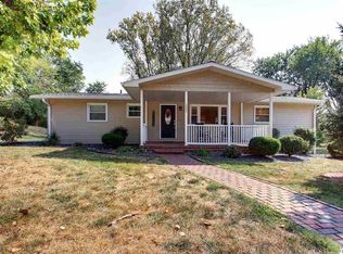 1933 Elmwood Dr E, Quincy, IL 62301