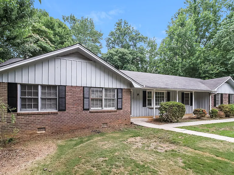 1210 Maple St SE — Photo 3