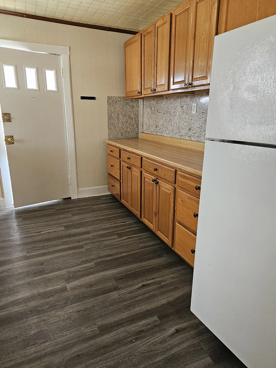 Building Photo - 397 Oriole Ave