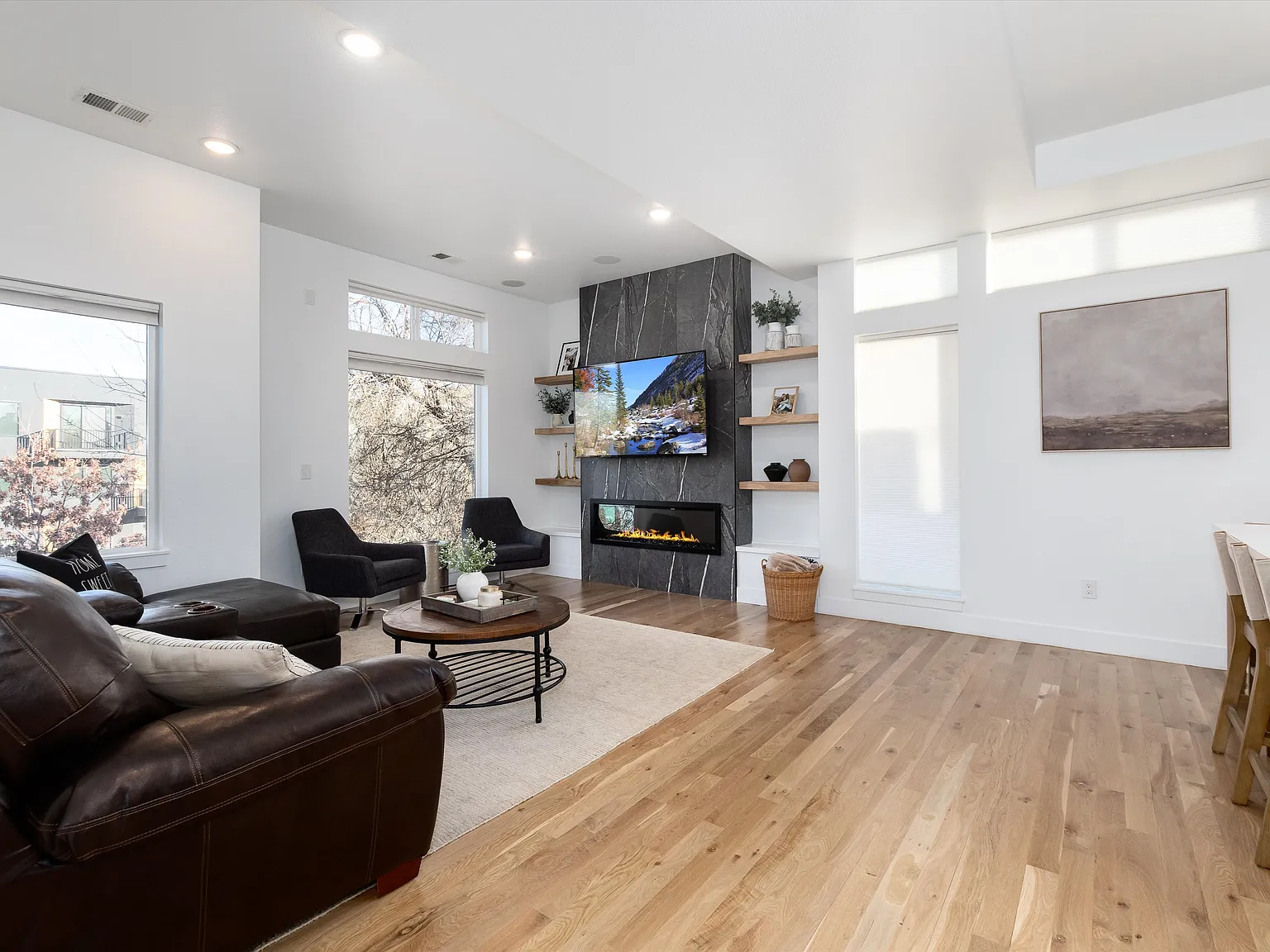 1733 Grove St — Photo 2