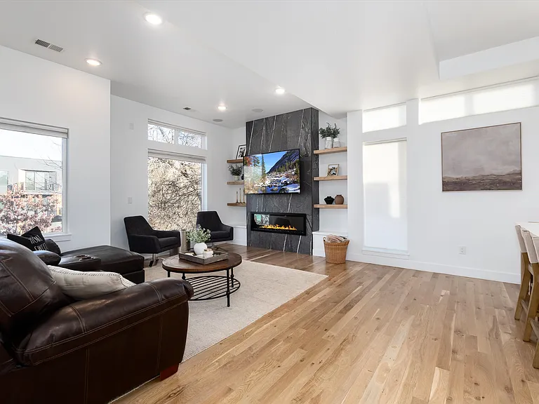 1733 Grove St #4 — Photo 2