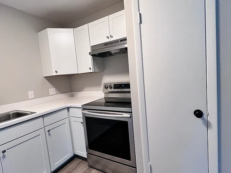 401 Century Ct — Photo 1