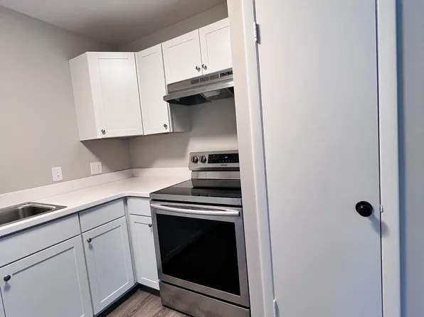 401 Century Ct, Kernersville, NC 27284
