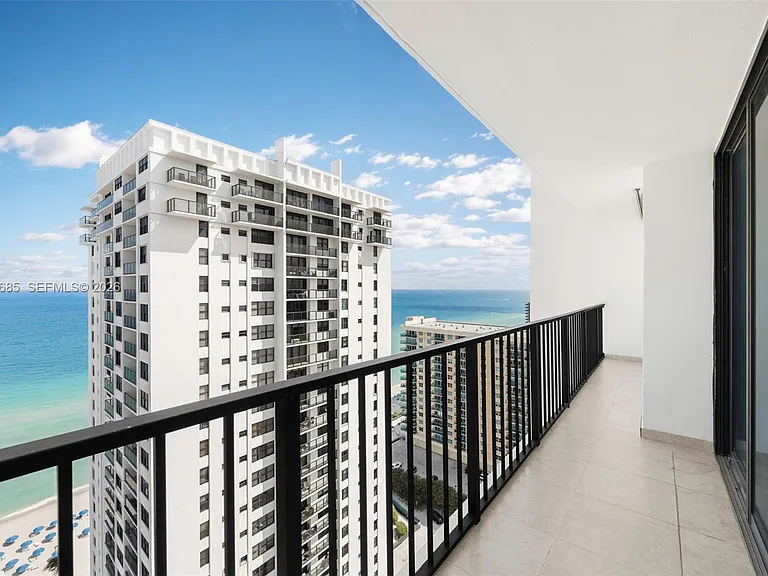 2401 S Ocean Dr #2402 — Photo 3