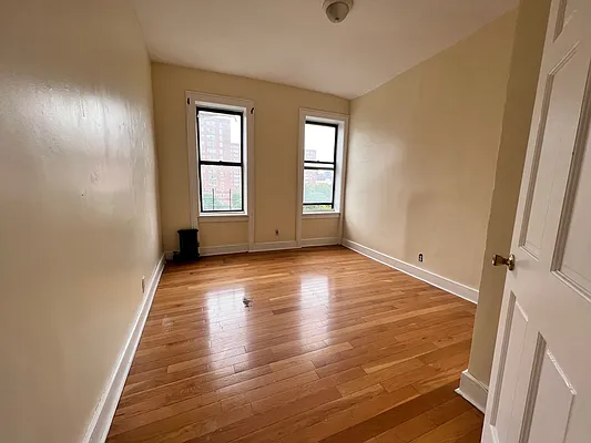 Rented by EXR | media 13