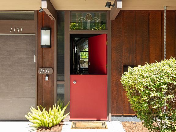 3rd image of 1131 Parkinson Ave