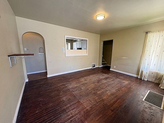 4th image of 477 S 700 W