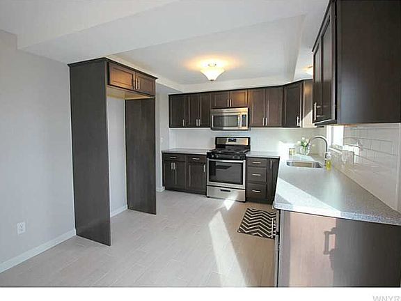 5th image of 165 Tracey Ln