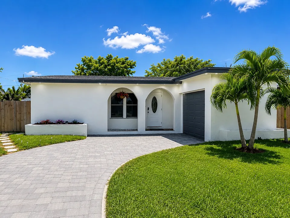 9162 NW 26th Pl