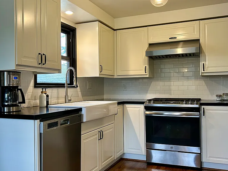 32nd Ave NW — Photo 22
