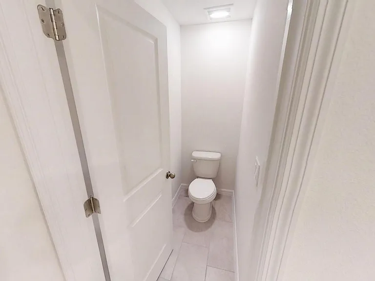 1129 Bradford Park Dr — Photo 10
