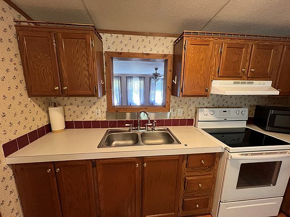 5th image of 905 Forsythe Rd