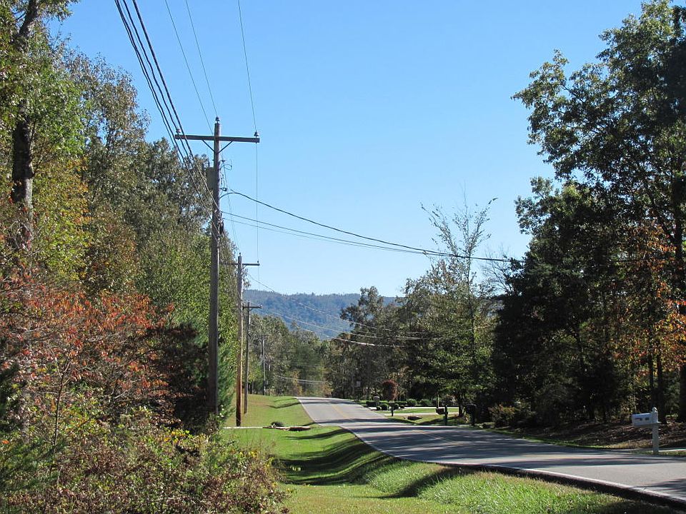 2nd image of 609 Westchester Dr