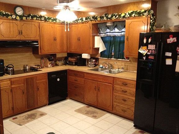 2nd image of 1051 N Navajo Ave