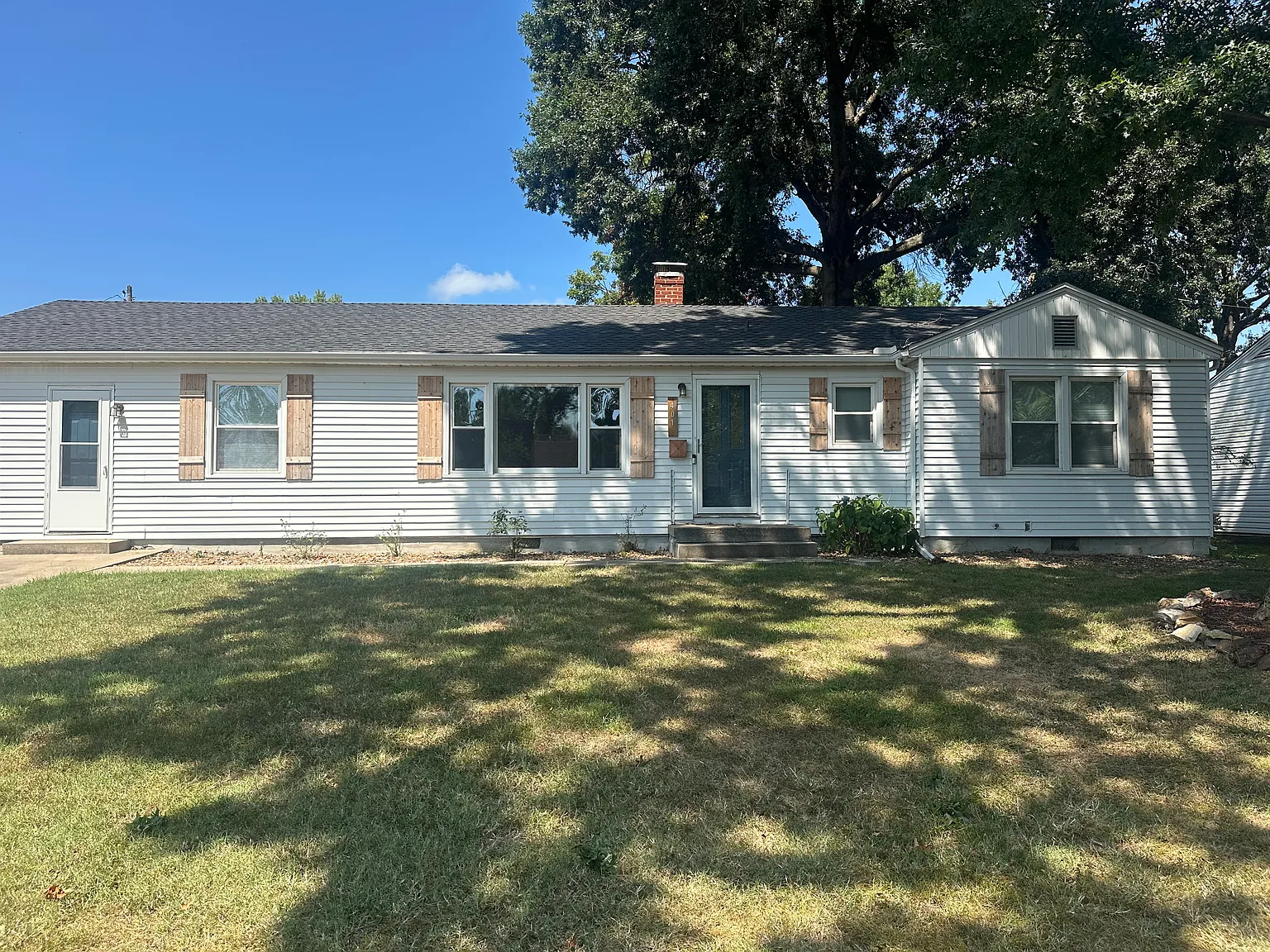 3 bed, 1639 sqft, $1,400 — Photo 1
