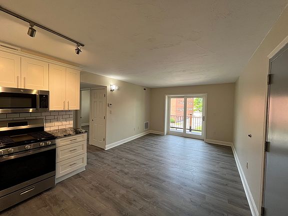 3rd image of 5620 Rippey St #306