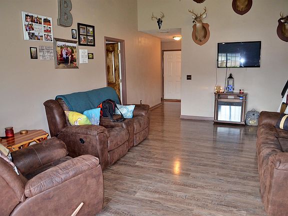 5th image of 102 Equestrian Way