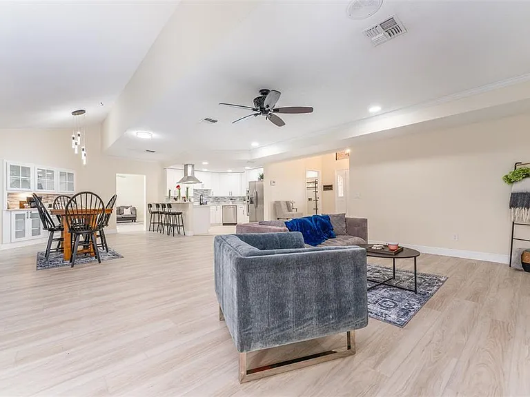 6151 Silver Oaks Dr — Photo 28