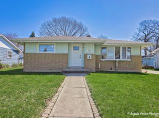 725 Geddes Ave, Winthrop Harbor, IL
