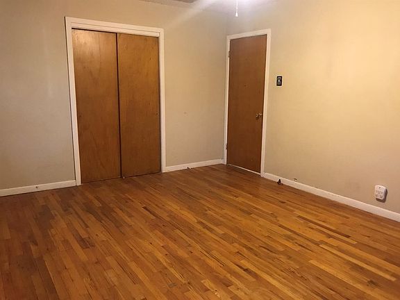 4th image of 1607 Wilson St