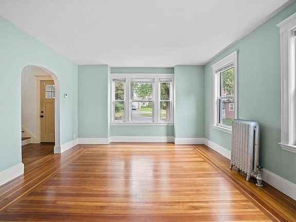 3rd image of 14 Nahanton Ave
