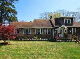 282 Old Farmingdale Rd, West Babylon, NY 11704