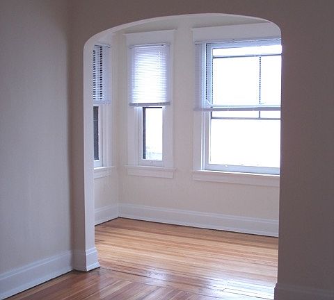5th image of 525 Greenup St APT 24