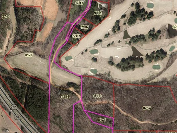 130 Sandtrap Ln, Pilot Mountain, NC 27041