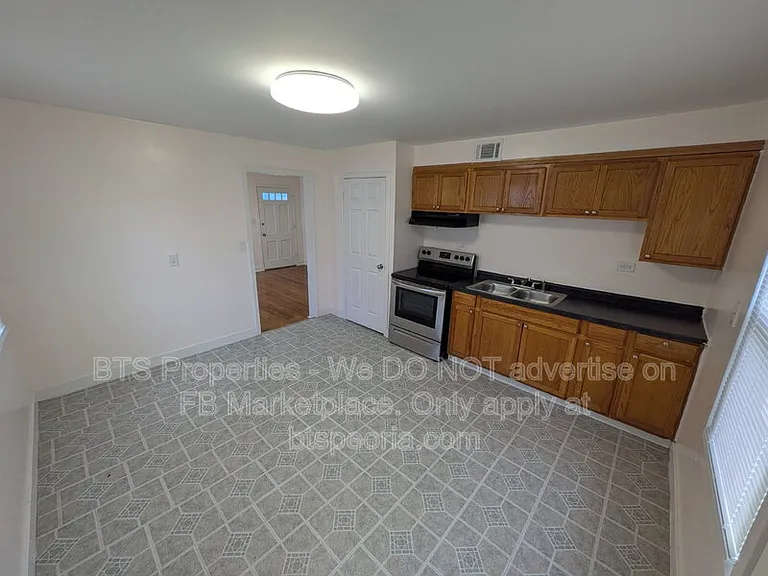 906 S Tonti Cir — Photo 1