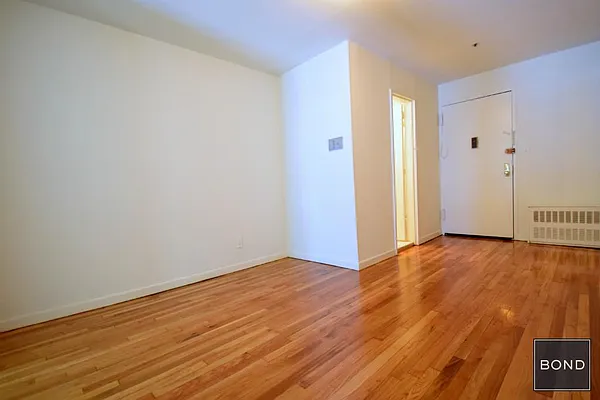 Rented by Bond New York | media 35