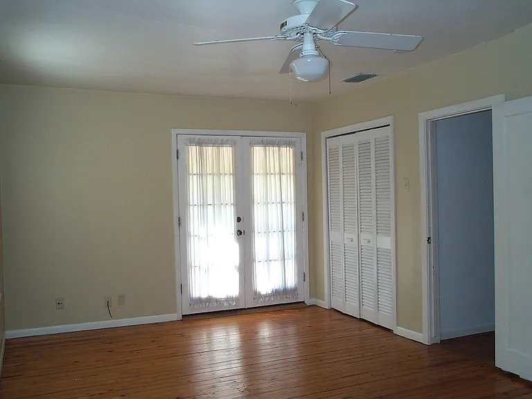 Guest bedroom