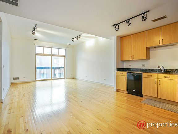 Kitchen / Living Room