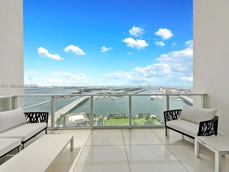 1040 Biscayne Blvd #4403 — Photo 26