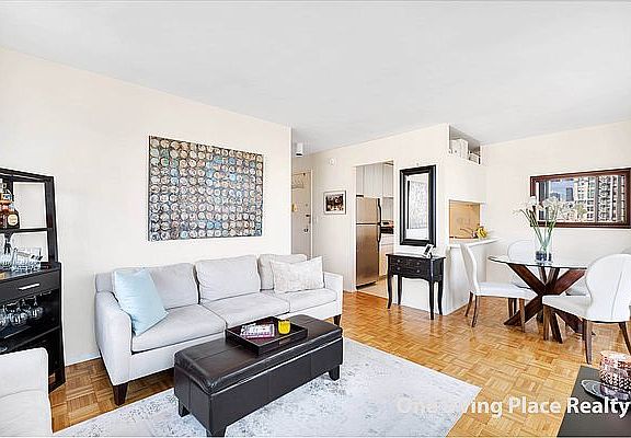 4th image of 1 Irving Pl APT P19b