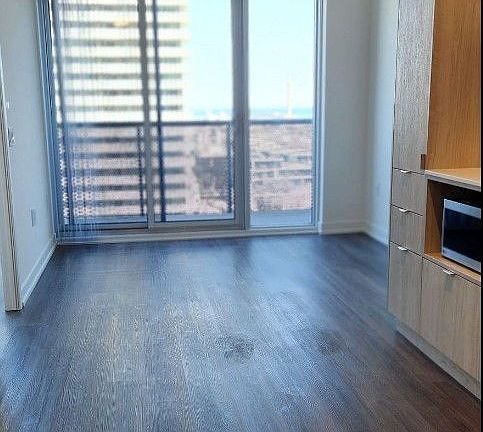 5th image of 138 Downes St #3205