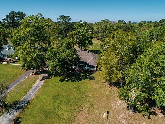3rd image of 4058 Liska Cir
