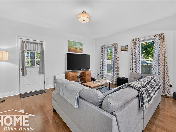 4th image of 1217 Frederick St