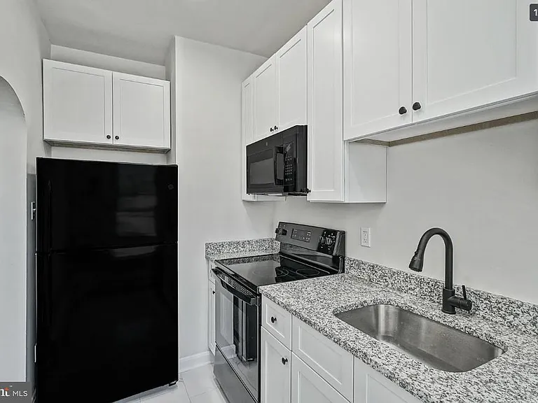 148 Walnut St #2 — Photo 12