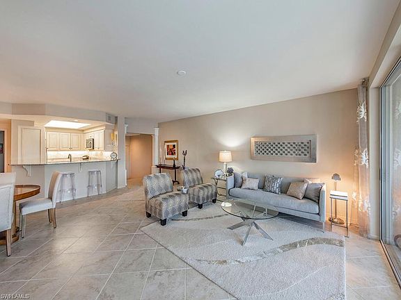4th image of 26901 Wedgewood Dr APT 102