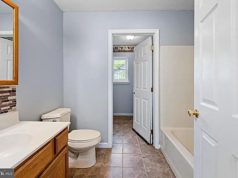 1019 Cricket Ln — Photo 13