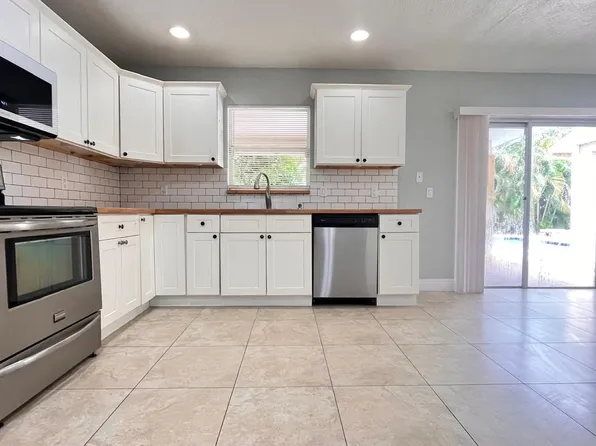 11535 Sanderling Dr, Wellington, FL 33414