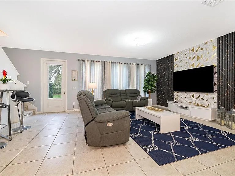 664 Benoi Dr — Photo 7