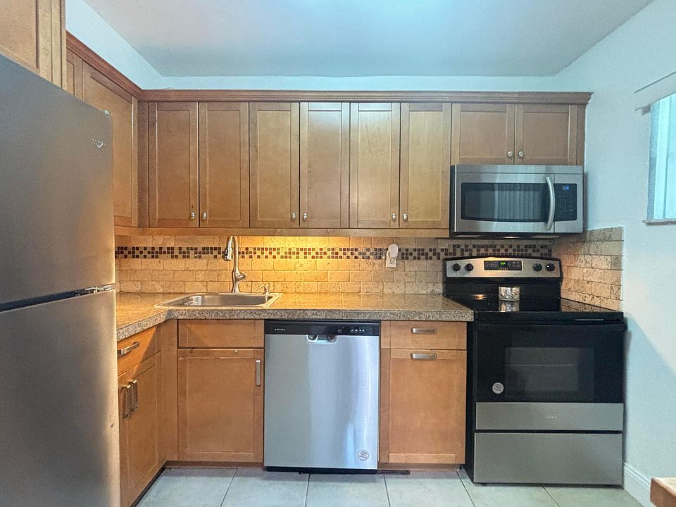 1st image of 4255 N University Drive #204