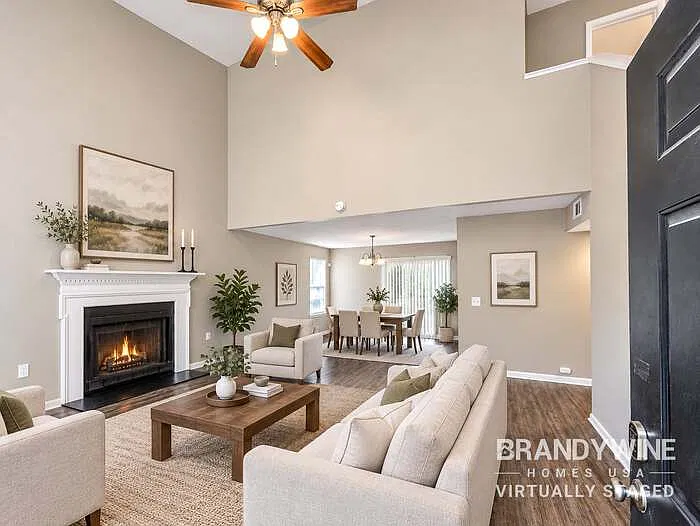 4 bed, 2.0 bath, 1644 sqft, $2,045 — Photo 3
