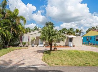 16105 3rd St E, Redington Beach, FL 33708