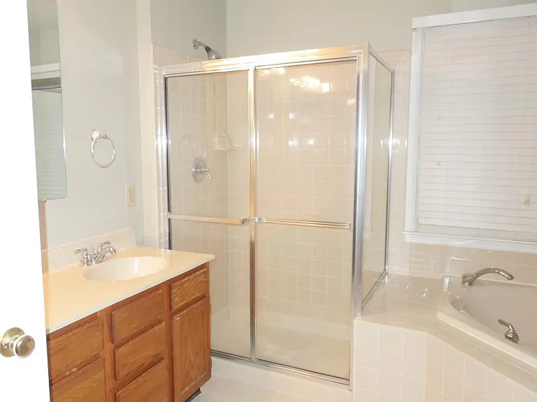 3945 Kathryn Jean Ct — Photo 16