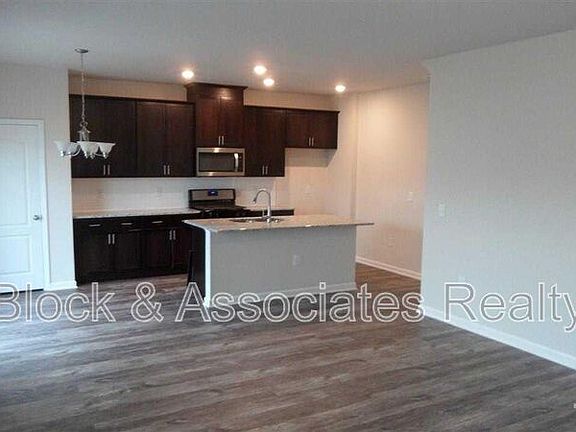 3rd image of 86 Sweet Olive St