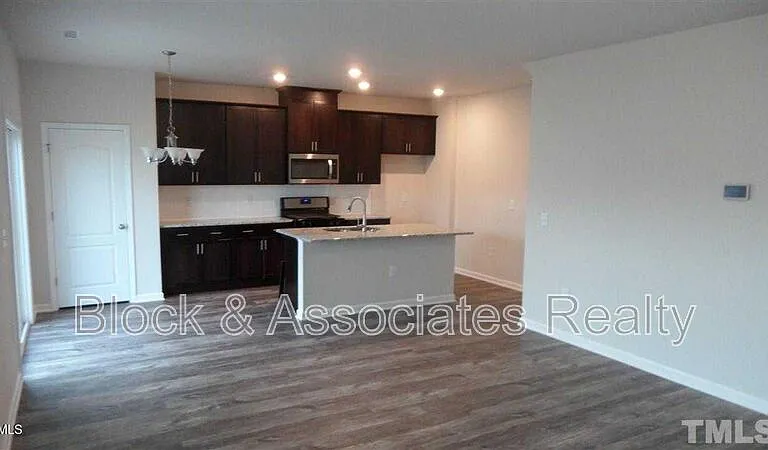 86 Sweet Olive St — Photo 3