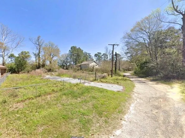17487 S Lakeview Dr, Splendora, TX 77372